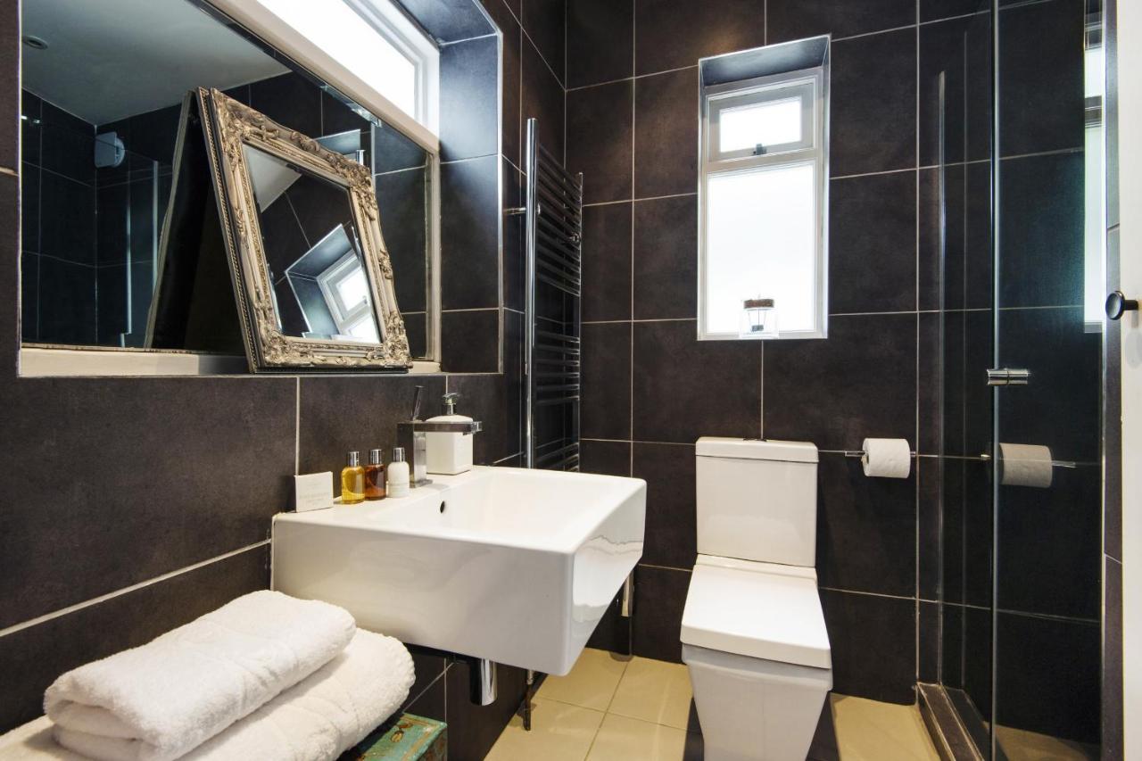 Modern Kensington Home Near Kensington Palace Лондон Экстерьер фото
